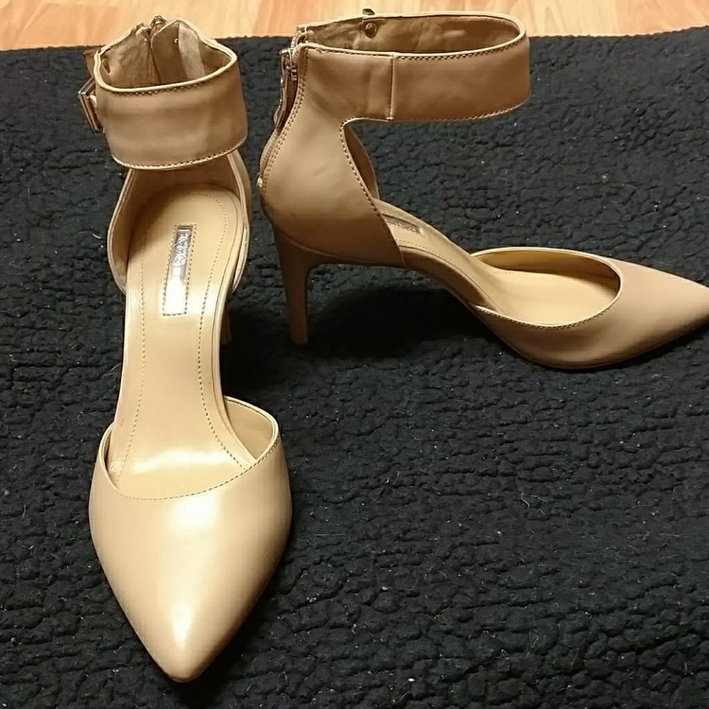 BCBG Tan heels